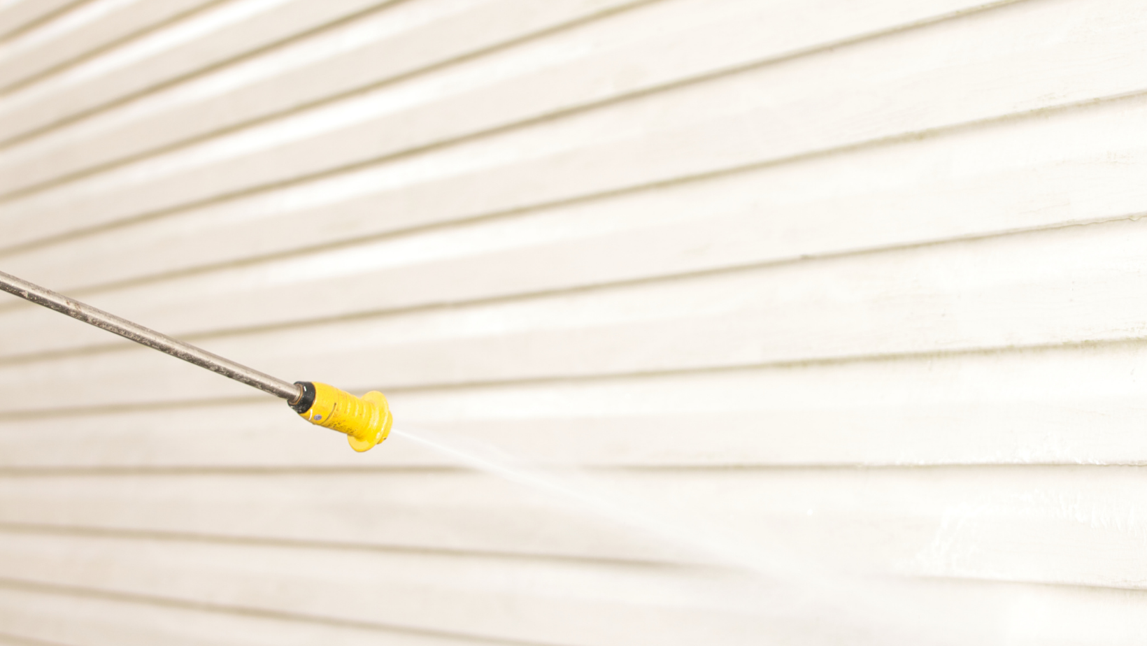 How to Properly Pressure Wash Your Siding